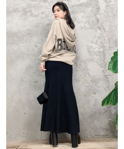 GYDA（ジェイダ）の「BADABING BADABOOM ZIPUPスウェットパーカー（パーカー・レディース・ベージュ/オフホワイト/カーキ・FREE）」の8枚目の写真