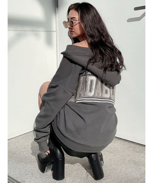 GYDA（ジェイダ）の「BADABING BADABOOM ZIPUPスウェットパーカー（パーカー・レディース・ベージュ/オフホワイト/カーキ・FREE）」の17枚目の写真