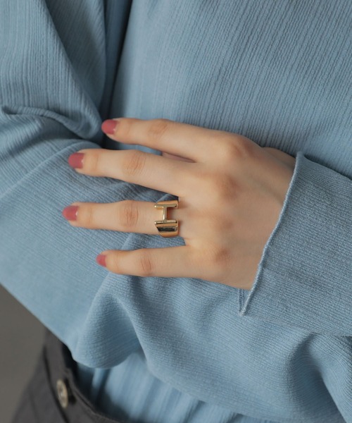 AMERICAN HOLIC（アメリカンホリック）の「イニシャルリングH（リング・レディース・シルバー/ゴールド・FREE）」の2枚目の写真