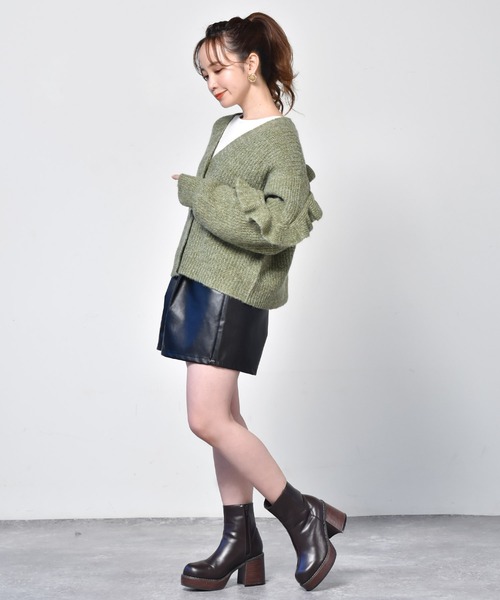 ems excite（エムズエキサイト）の「タックレザーショートパンツ（その他パンツ・レディース・ブラック/ダークブラウン/アイボリー/ライトグリーン・FREE）」の9枚目の写真