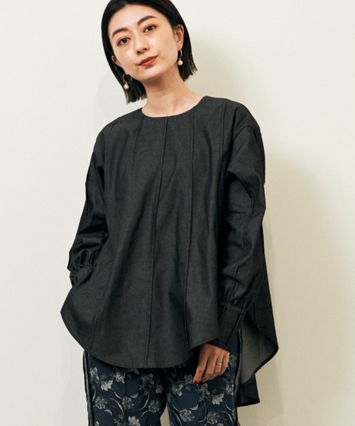 HERENCIA（ヘレンチア）の「ピンタックデザイン ライトデニム プルオーバー（シャツ/ブラウス・レディース・ワインレッド/スミクロ・MEDIUM）」の2枚目の写真