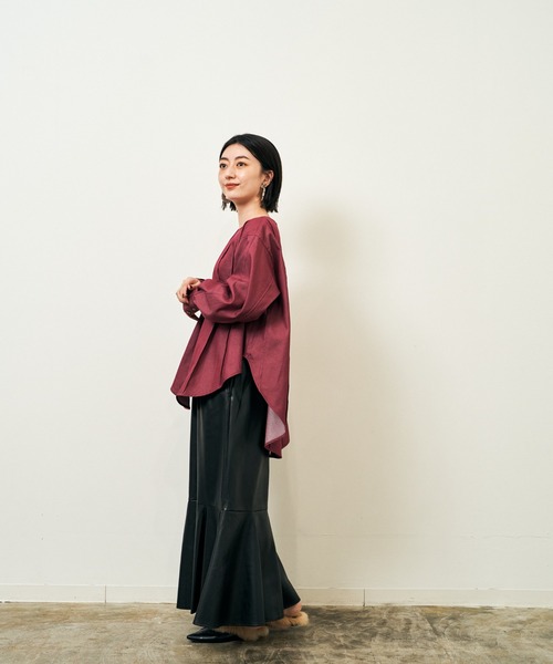HERENCIA（ヘレンチア）の「ピンタックデザイン ライトデニム プルオーバー（シャツ/ブラウス・レディース・ワインレッド/スミクロ・MEDIUM）」の22枚目の写真
