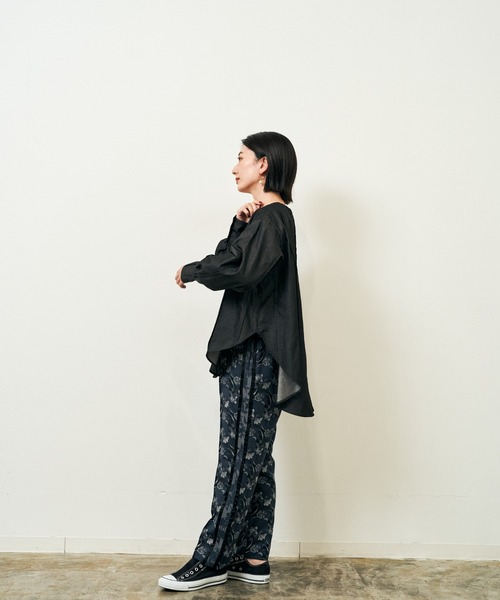 HERENCIA（ヘレンチア）の「ピンタックデザイン ライトデニム プルオーバー（シャツ/ブラウス・レディース・ワインレッド/スミクロ・MEDIUM）」の4枚目の写真