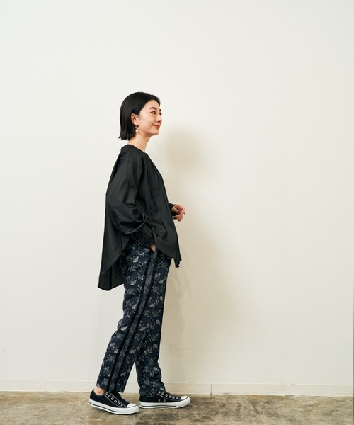 HERENCIA（ヘレンチア）の「ピンタックデザイン ライトデニム プルオーバー（シャツ/ブラウス・レディース・ワインレッド/スミクロ・MEDIUM）」の11枚目の写真