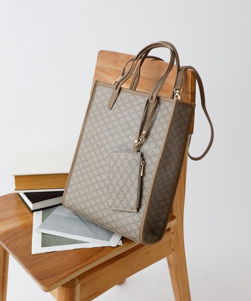 セール モノグラムポーチ付きトートバッグ ショルダーバッグ トートバッグ Colony 2139 コロニートゥーワンスリーナイン のファッション通販 Zozotown セール モノグラムポーチ付きトートバッグ ショルダーバッグ トートバッグ Colony 2139 コロニートゥーワンスリーナイン のファッション通販 Zozotown