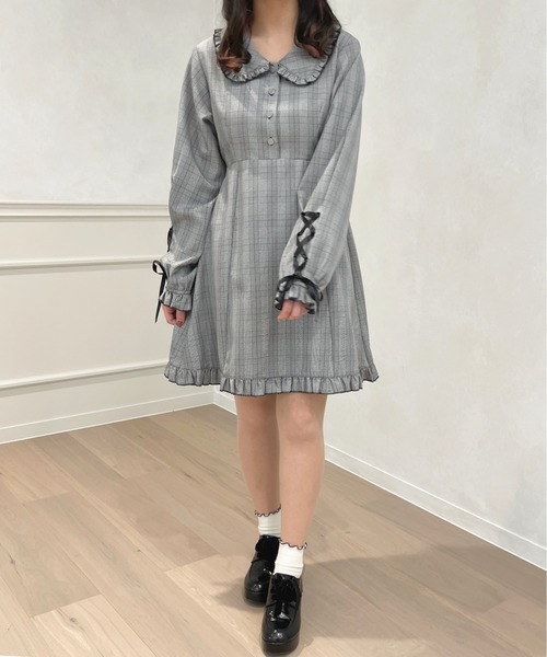 apres jour(アプレジュール)の「【LARME × apresjour コラボ】フリル襟チェックワンピース【ZOZOTOWN限定アイテム】(ワンピース・レディース・ブラック系その他/ブラウン系その他・X-LARGE/フリー)」の4枚目の写真
