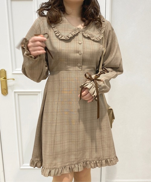 apres jour(アプレジュール)の「【LARME × apresjour コラボ】フリル襟チェックワンピース【ZOZOTOWN限定アイテム】(ワンピース・レディース・ブラック系その他/ブラウン系その他・X-LARGE/フリー)」の11枚目の写真