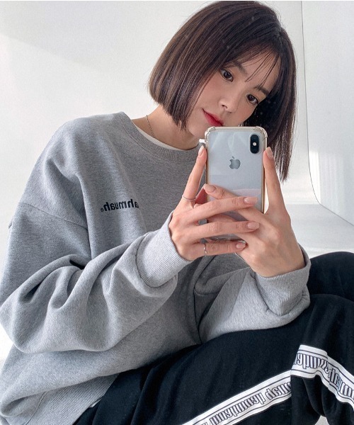 muahmuah(ムーアムーア)の「A'GEM/9 × .kom『muah muah/ムーアムーア』VIVID MUAH LOGO MTM/ヴィヴィットロゴ スウェットシャツ(スウェット・レディース・グレー/インディゴブルー/ブラック/アイボリー・FREE)」の17枚目の写真