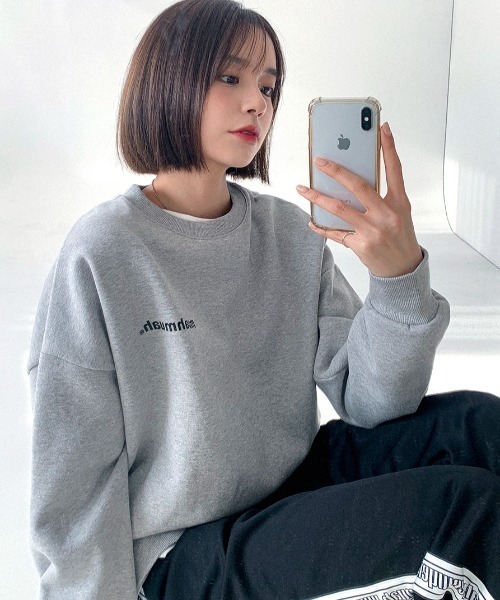muahmuah(ムーアムーア)の「A'GEM/9 × .kom『muah muah/ムーアムーア』VIVID MUAH LOGO MTM/ヴィヴィットロゴ スウェットシャツ(スウェット・レディース・グレー/インディゴブルー/ブラック/アイボリー・FREE)」の18枚目の写真