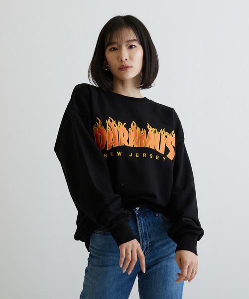 VIBGYOR(ヴィブジョー)の「【CHICHI】PARAMUS MINNESOTA LOGO / パラマス ミネソタ アーチロゴ 配色刺繍 クルーネック スウェット(BEY)(スウェット・レディース・ブラック/グレー系その他・FREE)」の2枚目の写真