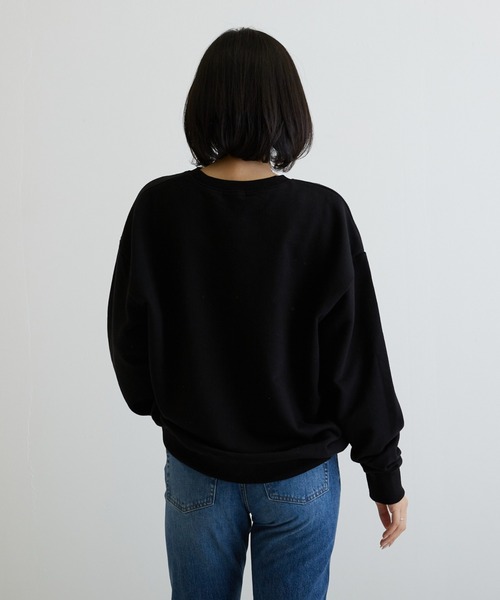 VIBGYOR(ヴィブジョー)の「【CHICHI】PARAMUS MINNESOTA LOGO / パラマス ミネソタ アーチロゴ 配色刺繍 クルーネック スウェット(BEY)(スウェット・レディース・ブラック/グレー系その他・FREE)」の8枚目の写真