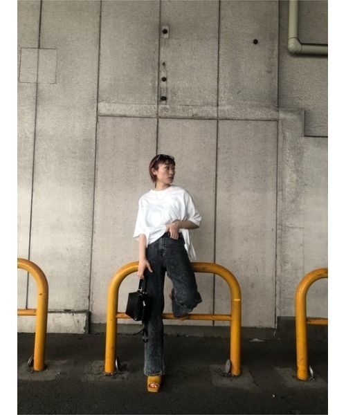 THROW by SLY(スローバイスライ)の「THROW HW WIDE LEG PT-B ハイウエスト ワイドレッグ デニム パンツ(デニムパンツ・レディース・ブラック・24inch/25inch/26inch/23inch)」の16枚目の写真