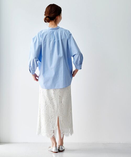 le.coeur blanc(ルクールブラン)の「パールボタンドルマンシャツ(シャツ/ブラウス・レディース・オフホワイト/ブルー系その他3/ブルー系その他4・38)」の13枚目の写真