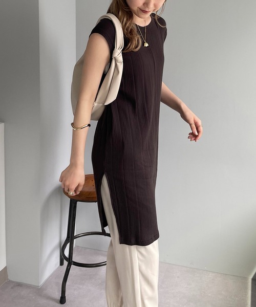 CAPRICIEUX LE'MAGE（カプリシューレマージュ）の「ランダムリブフレンチTシャツ（Tシャツ/カットソー・レディース・キャメル/チャコールグレー/ホワイト・FREE）」の21枚目の写真