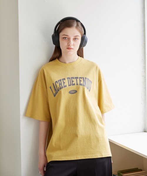 flaner（フラネ）の「Loose college logo tee/ルーズカレッジロゴTee（Tシャツ/カットソー・レディース・ネイビー/グレー/イエロー・MEDIUM/LARGE）」の3枚目の写真