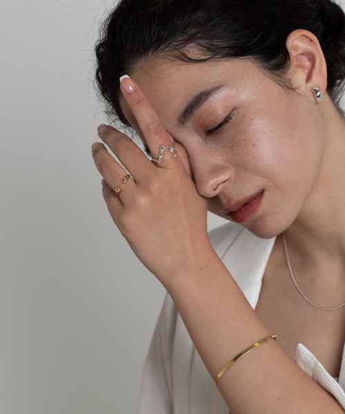 SMELLY（スメリー）の「SMELLY so'　タイラスネークチェーンブレスレット（ブレスレット・レディース・ゴールド・-）」の5枚目の写真