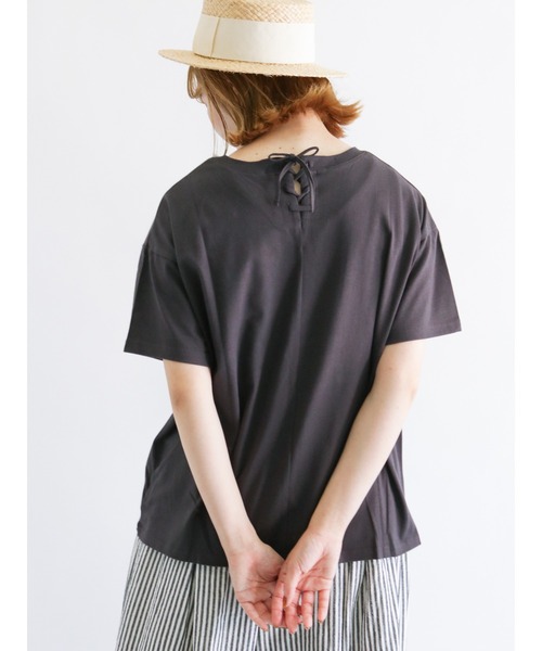 Samansa Mos2（サマンサ モスモス）の「後ろ編み上げロゴプリントTシャツ（Tシャツ/カットソー・レディース・グリーン/キャメル/チャコール/キナリ・ﾌﾘ-）」の11枚目の写真