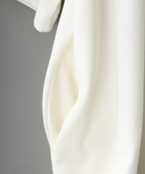 SITRY（シトリー）の「Big silhouette rose stitch half zip T shirt / ビッグシルエット バラ刺繍 ハーフジップ ワンポイント刺繍 半袖 Tシャツ（Tシャツ/カットソー・メンズ・ホワイト/チャコールグレー/ブラック/グリーン・M/L）」の8枚目の写真