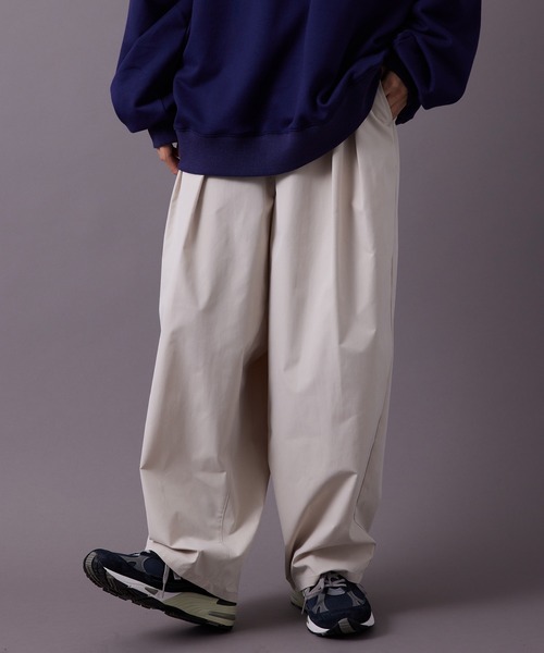 re_k by JUNRED（レクバイジュンレッド）の「re_k by JUNRED / ツータックモンスターワイドライトパンツ（その他パンツ・メンズ・ブラック/キナリ/グリーン・S/L/M）」の4枚目の写真