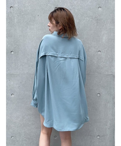 ENVYM(アンビー)の「バックオープンSH(シャツ/ブラウス・レディース・ホワイト/ブラック/ブルー・FREE)」の3枚目の写真