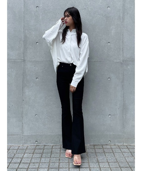 ENVYM(アンビー)の「バックオープンSH(シャツ/ブラウス・レディース・ホワイト/ブラック/ブルー・FREE)」の5枚目の写真