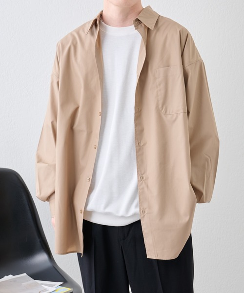 COLONY 2139（コロニートゥーワンスリーナイン）の「relaxFIT長袖レギュラーカラーシャツ / UNISEX（シャツ/ブラウス・メンズ・ホワイト/ベージュ/ダークグリーン/サックスブルー・MEDIUM/LARGE）」の3枚目の写真