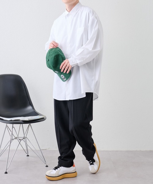 COLONY 2139（コロニートゥーワンスリーナイン）の「relaxFIT長袖レギュラーカラーシャツ / UNISEX（シャツ/ブラウス・メンズ・ホワイト/ベージュ/ダークグリーン/サックスブルー・MEDIUM/LARGE）」の6枚目の写真