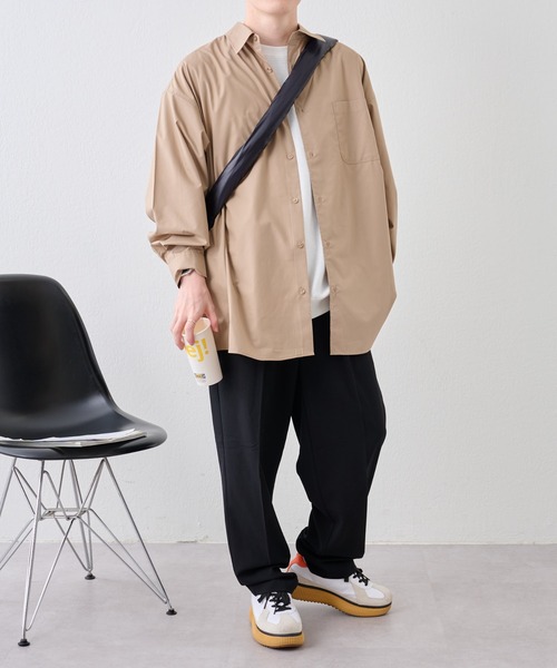 COLONY 2139（コロニートゥーワンスリーナイン）の「relaxFIT長袖レギュラーカラーシャツ / UNISEX（シャツ/ブラウス・メンズ・ホワイト/ベージュ/ダークグリーン/サックスブルー・MEDIUM/LARGE）」の20枚目の写真