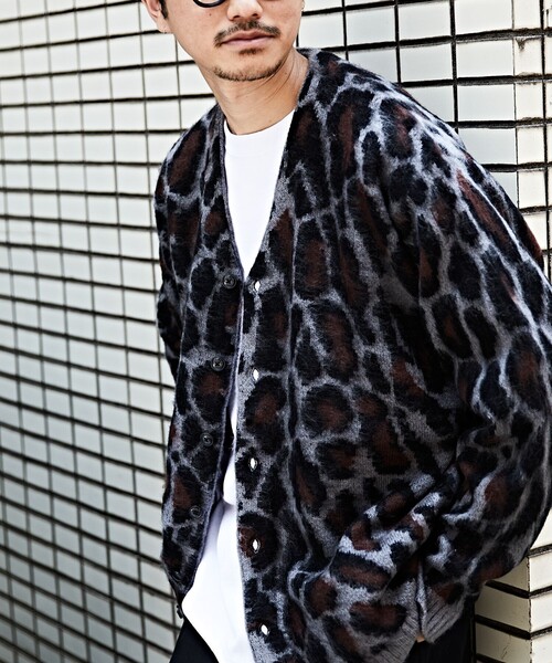 FREAK'S STORE（フリークスストア）の「WEB限定 別注 ビッグシルエット モヘヤタッチ 総柄 ルーズカーディガン（カーディガン/ボレロ・メンズ・ブラック×レッド/ブラック×ブルー/グレー系その他/レオパード/チェック・SMALL/MEDIUM/LARGE）」の17枚目の写真