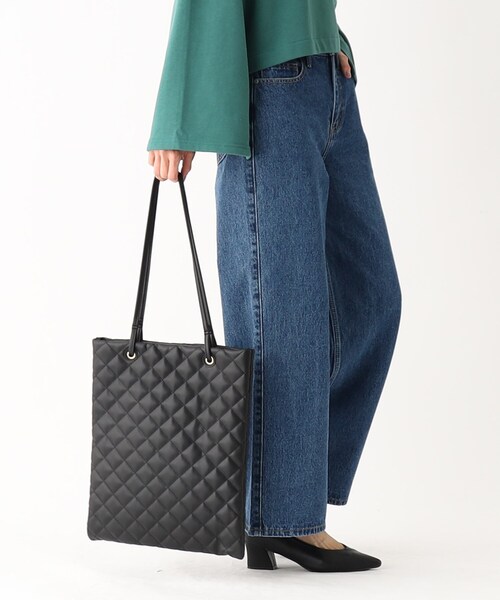 OPAQUE.CLIP（オペークドットクリップ）の「◆キルティングトートバッグ【A4サイズ収納可能】（トートバッグ・レディース・ブラック/ブラック系/ダークグリーン系・00）」の8枚目の写真