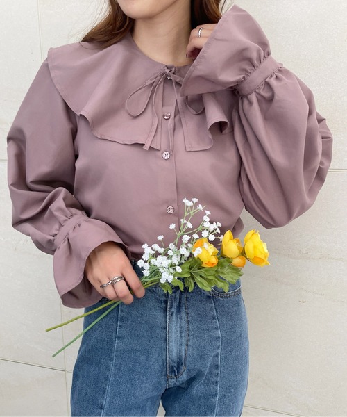 Meli rich(メリーリッチ)の「ベルスリーブフリルカラーブラウス(シャツ/ブラウス・レディース・オフホワイト/スモークピンク/グレイッシュブルー/ブラック・MEDIUM)」の4枚目の写真