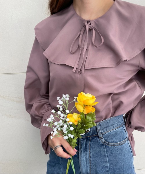 Meli rich(メリーリッチ)の「ベルスリーブフリルカラーブラウス(シャツ/ブラウス・レディース・オフホワイト/スモークピンク/グレイッシュブルー/ブラック・MEDIUM)」の6枚目の写真