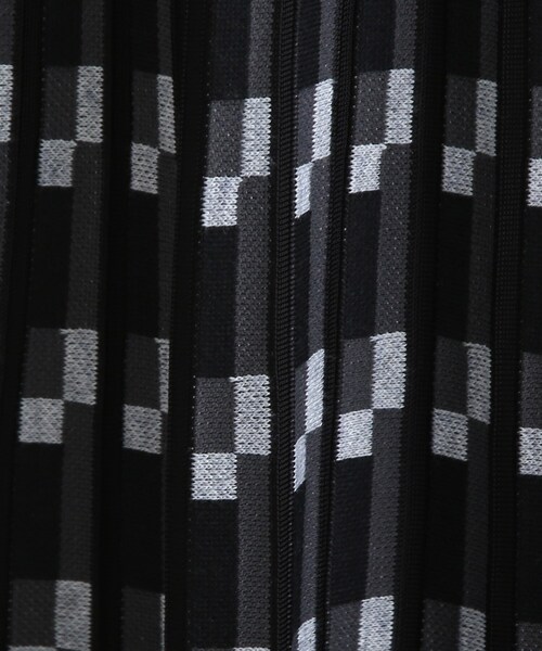 INDIVI（インディヴィ）の「◆【セールおすすめスカート】ジャガードプリーツニットスカート（スカート・レディース・グレー系その他2/グリーン系その他3/ブラック系3/ネイビー系3/ワイン系2・03/15 /40/36/13/38/05/19）」の12枚目の写真