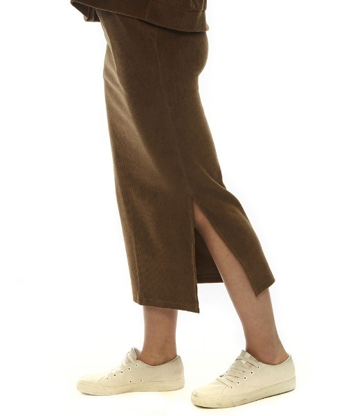 BILLABONG(ビラボン)の「【直営店限定】BILLABONG レディース CUT VELOURS LONG SKIRT ロングスカート 【2022年秋冬モデル】/ビラボンベロアスカート(スカート・レディース・ブラック/ブラウン・MEDIUM/LARGE)」の2枚目の写真