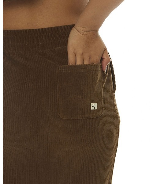 BILLABONG(ビラボン)の「【直営店限定】BILLABONG レディース CUT VELOURS LONG SKIRT ロングスカート 【2022年秋冬モデル】/ビラボンベロアスカート(スカート・レディース・ブラック/ブラウン・MEDIUM/LARGE)」の6枚目の写真