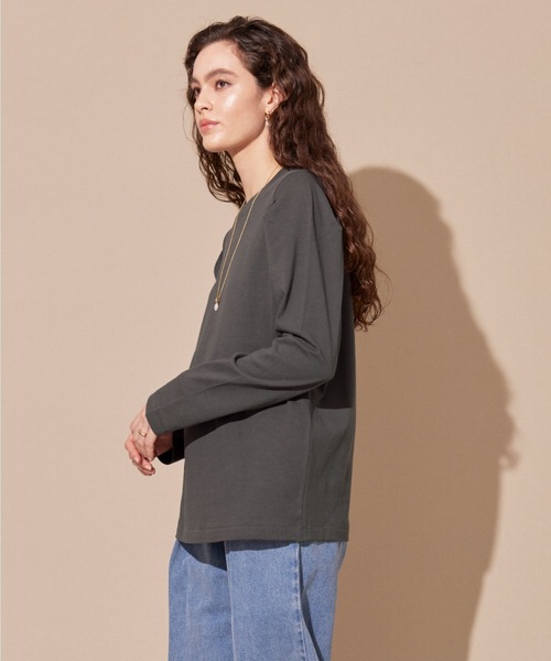 ALEXIA STAM（アリシアスタン）の「Tuck Sleeve Tee / タックスリーブT（Tシャツ/カットソー・レディース・カーキ/チャコールグレー/オフホワイト/パープル・FREE）」の10枚目の写真