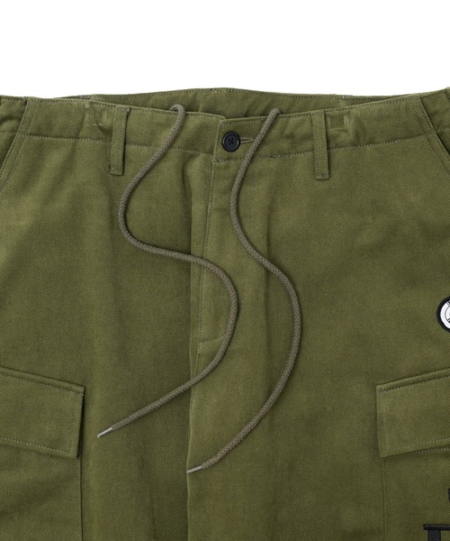 EXAMPLE(エグザンプル)の「EXAPLE EX MADE IN PEACE CARGO PANTS(カーゴパンツ・メンズ・オリーブ/ブルー系/ブラック・L/M/XL)」の4枚目の写真