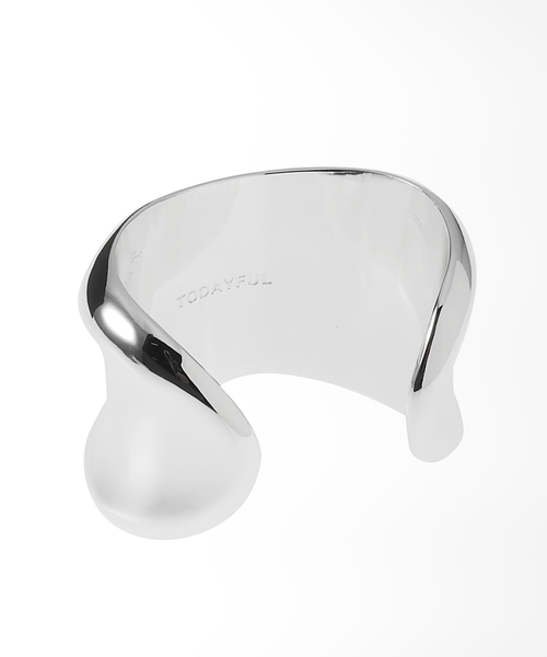 TODAYFUL（トゥデイフル）の「【TODAYFUL / トゥデイフル】Nuance Wide Cuff（バングル/リストバンド・レディース・シルバー・FREE）」の5枚目の写真