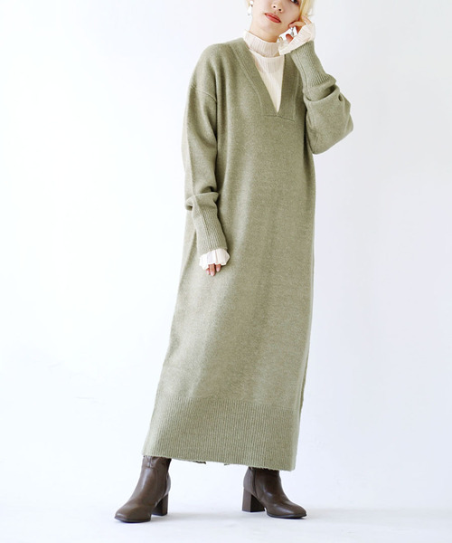 zootie（ズーティー）の「【丈が選べる！トレンドシルエットワンピ】Vネックニット ルーズ ワンピース（ワンピース・レディース・ベージュ/チャコール/ライトカーキ/ブラウン/モカ/チャコールアッシュ/アイボリー/ネイビー・フリー/ミディアム丈）」の7枚目の写真