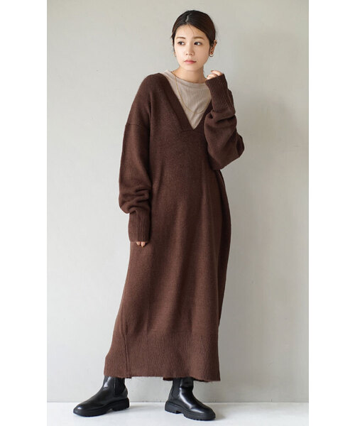 zootie（ズーティー）の「【丈が選べる！トレンドシルエットワンピ】Vネックニット ルーズ ワンピース（ワンピース・レディース・ベージュ/チャコール/ライトカーキ/ブラウン/モカ/チャコールアッシュ/アイボリー/ネイビー・フリー/ミディアム丈）」の22枚目の写真
