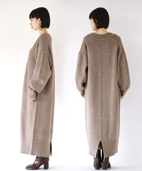 zootie（ズーティー）の「【丈が選べる！トレンドシルエットワンピ】Vネックニット ルーズ ワンピース（ワンピース・レディース・ベージュ/チャコール/ライトカーキ/ブラウン/モカ/チャコールアッシュ/アイボリー/ネイビー・フリー/ミディアム丈）」の17枚目の写真