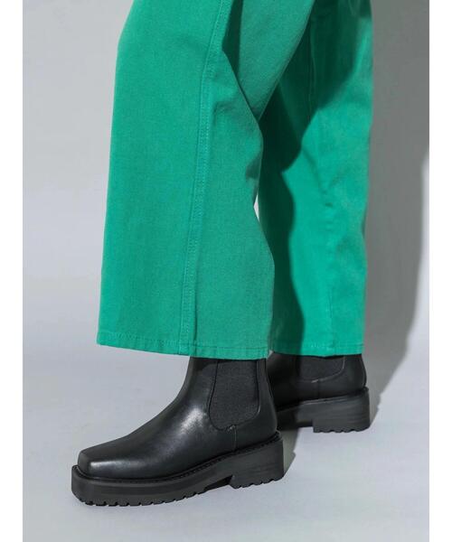 koe(コエ)の「スクエアトゥサイドゴアブーツ(ブーツ・レディース・ブラック・M/L/S)」の2枚目の写真