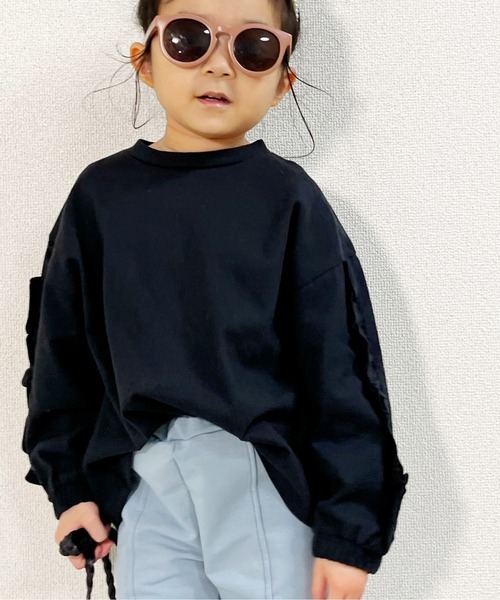 MAKE YOUR DAY(メイクユアデイ)の「無地とボーダー袖フリル長袖Tシャツ■80~140cm(Tシャツ/カットソー・キッズ・ブルー/ブラック/ラベンダー/オフホワイト・110/130/140/100/120/90/80)」の2枚目の写真