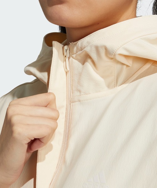 adidas（アディダス）の「ルーズフィット デニムルッククロス ジャケット / アディダス adidas（マウンテンパーカー・レディース・ブルー/ブラック/ホワイト・SMALL/MEDIUM/LARGE/X-LARGE/XX-LARGE）」の14枚目の写真