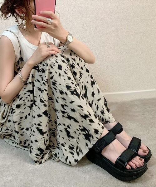 leune(ルネ)の「モノトーン柄キャミワンピース(ワンピース・レディース・アイボリー/ベージュ・FREE)」の4枚目の写真