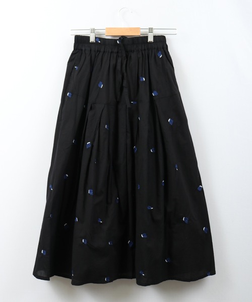 Emago(イマゴ)の「EMAGO 総柄刺繍スカート(スカート・レディース・レッド/アイボリー/ブラック・FREE)」の9枚目の写真
