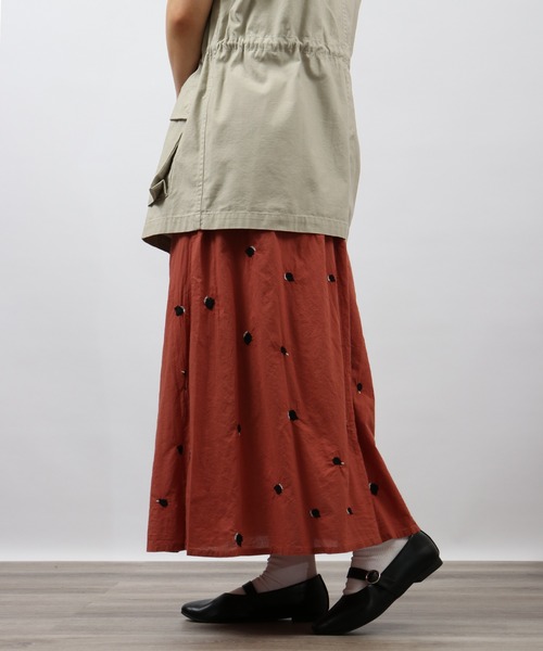 Emago(イマゴ)の「EMAGO 総柄刺繍スカート(スカート・レディース・レッド/アイボリー/ブラック・FREE)」の13枚目の写真
