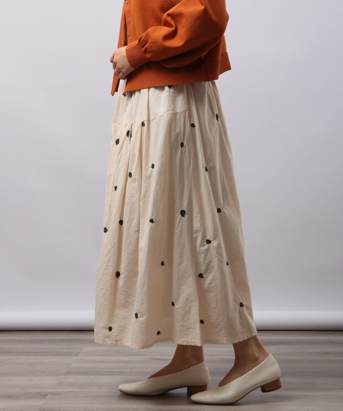 Emago(イマゴ)の「EMAGO 総柄刺繍スカート(スカート・レディース・レッド/アイボリー/ブラック・FREE)」の19枚目の写真