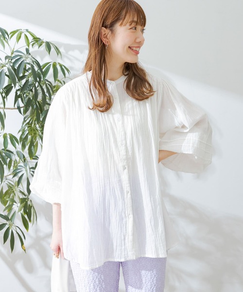 URBAN RESEARCH Sonny Label(アーバンリサーチサニーレーベル)の「コットンガーゼギャザーシャツブラウス(シャツ/ブラウス・レディース・ブルー系その他/オフホワイト/ベージュ/チャコールグレー・FREE)」の2枚目の写真