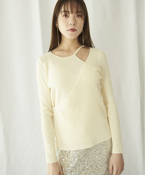 lit.Cy（リットシー）の「lit.Cy カットアウトアシメレイヤードニット（ニット/セーター・レディース・イエロー/ブラック/グリーン/オフホワイト・FREE）」の2枚目の写真